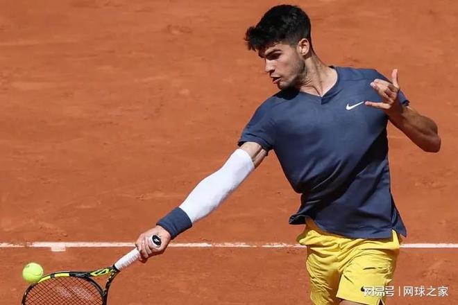 两粒乌龙球 两粒乌龙球