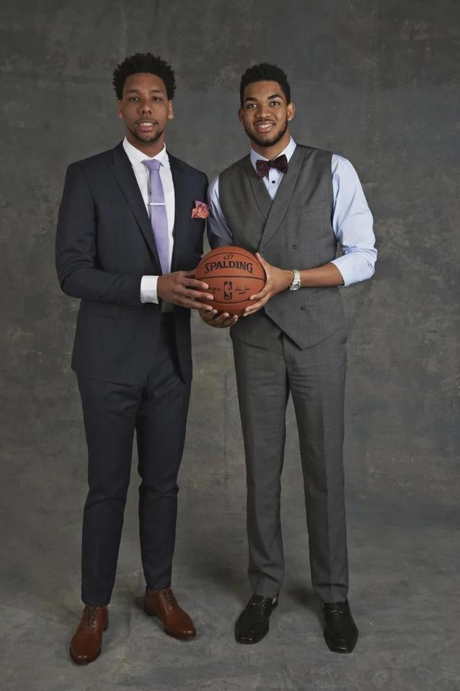 明星波动更 明星波动更