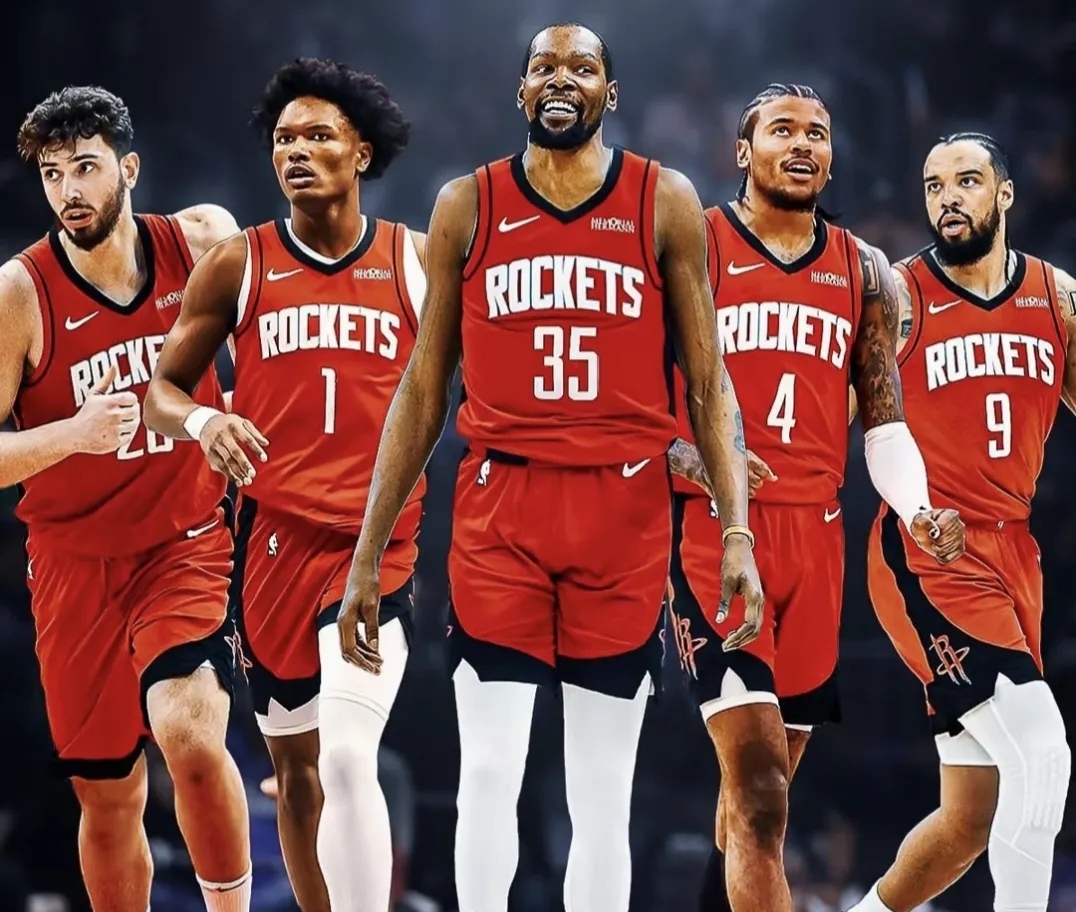 球高举过肩 球高举过肩